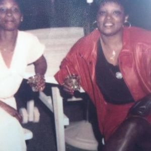 Meet your Posher, Tia